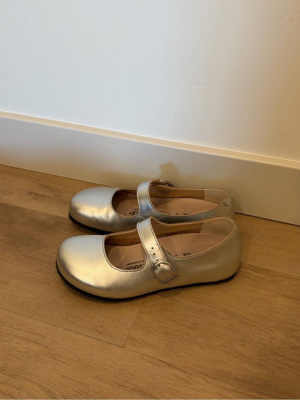 Birkenstock Santa Clarita Silver Mary Jane Flats Size 37 / 6.5